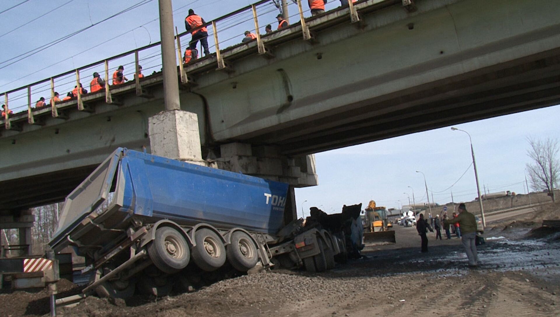 Перекрытие участка Каширского шоссе из-за ДТП - архив новостей за  10.04.2013 - РИА Новости