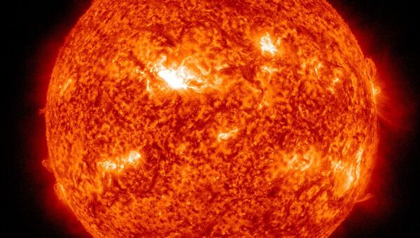 Вспышка на Солнце 11 апреля, сфотографированная обсерваторией SDO