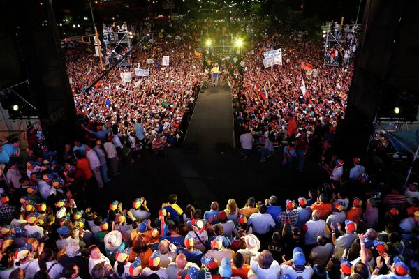 Кандидат в президенты Венесуэлы Энрике Каприлес на предвыборном митинге в штате Лара
