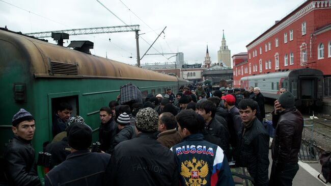 Пассажиры поезда Москва-Душанбе