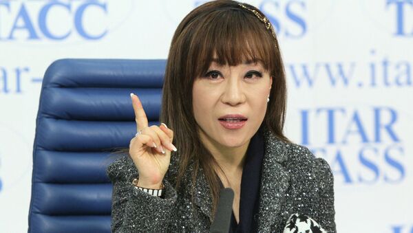 Южнокорейская оперная певица Суми Чо на пресс-конференции в Москве