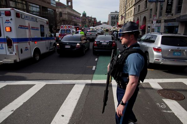 Полицейские патрулируют Бостон после теракта