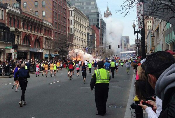 Взрыв на линии финиша Бостонского марафона