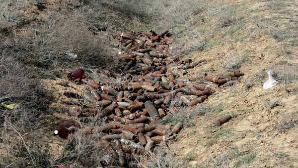 Снаряды в окрестностях полигона Ашулук. Архивное фото