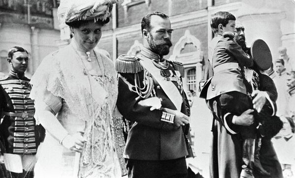 Российский император Николай II, императрица Александра Федоровна и цесаревич Алексей в Кремле