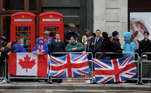Жители Великобритании на церемонии прощания с Маргарет Тэтчер