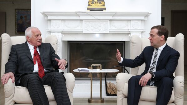 Председатель правительства России Дмитрий Медведев и экс-президент Чехии Вацлав Клаус