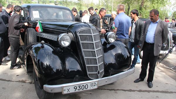 Парад ретро-автомобилей впервые прошел в Душанбе