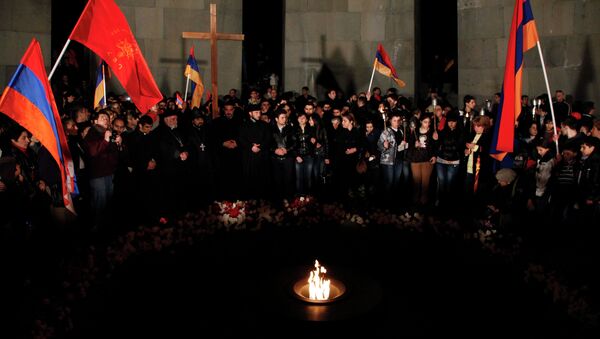 Факельное шествие в память жертв геноцида в Армении, архивное фото