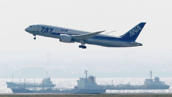 Первый тестовый полет авиалайнера Boeing-787 Dreamliner в Токио. Архивное фото