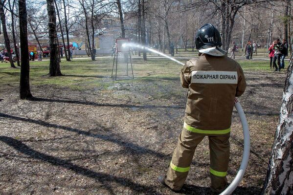 Празднование Дня пожарной охраны в Новосибирске