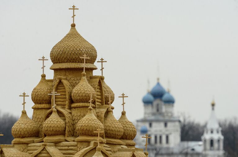 На выставке скульптур из песка Тайны народов мира