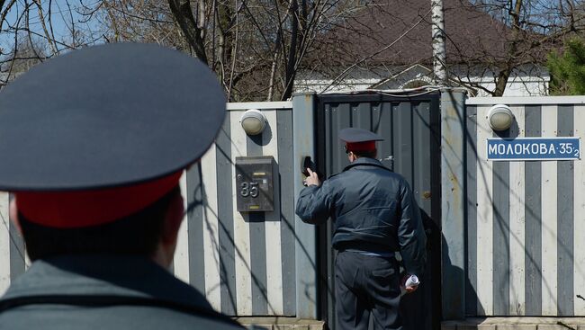 Сотрудники полиции у дома балерины Анастасии Волочковой