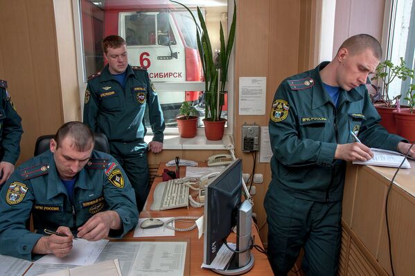 Быт пожарных. 3 Пожарная часть Новосибирск. 4 Пожарная часть Новосибирск. Пожарная часть 6 Новосибирск. Пожарная часть быт.