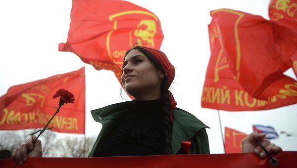 Шествие  КПРФ в Москве. Архивное фото