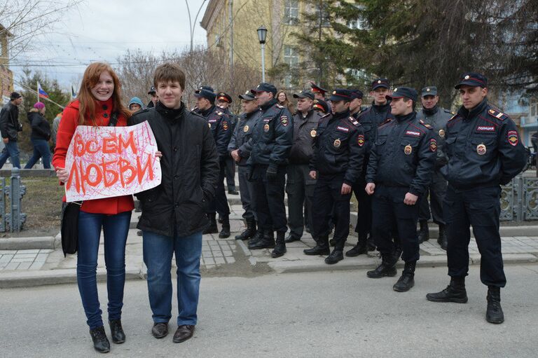 Новосибирская Монстрация шагнула Вперед в темное прошлое