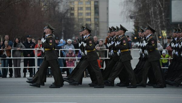 Репетиция военного парада в Новосибирске, архивное фото