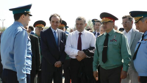 Министр обороны России Сергей Шойгу во время визита в Астраханскую область