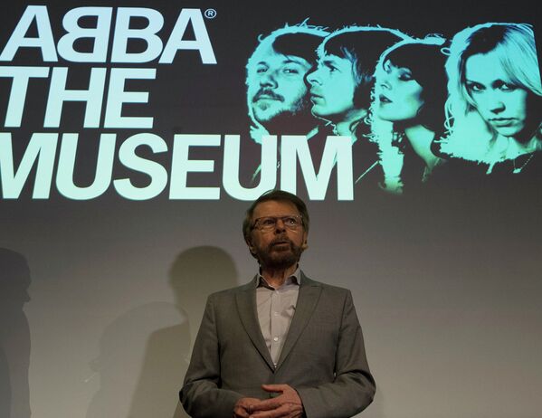 Бьерн Ульвеус, один из участников группы ABBA, отвечает на вопросы журналистов