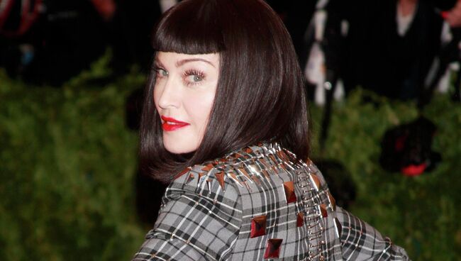 Певица Мадонна на Балу Института Костюма в Нью-Йорке Певица Мадонна на Балу Института Костюма в Нью-Йорке