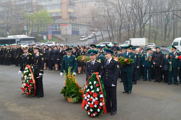 Возложение цветов к мемориалу пограничникам прошло во Владивостоке
