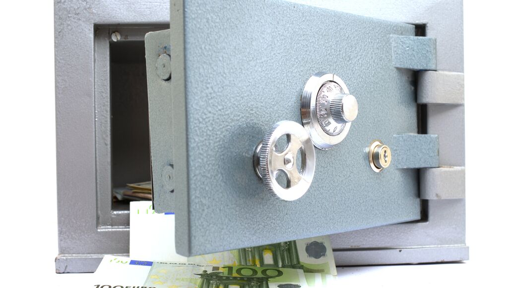 © Fotolia / Vinicius Tupinamba<br>Сейф. Архивное фото