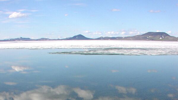 Российское озеро Эльгыгытгын, возникшее на Чукотке 3,6 миллиона лет назад после падения метеорита
