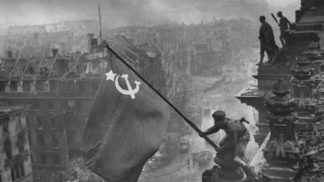 Знамя победы над Рейхстагом (1945). Архивное фото