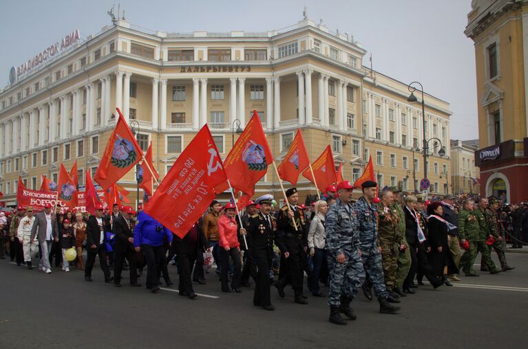 Парад Победы во Владивостоке-2013