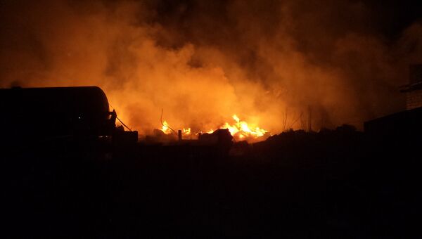 Пожар на месте схода с рельсов цистерн в Ростовской области