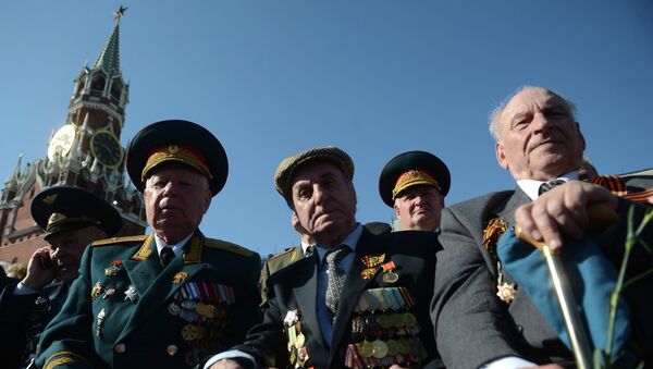 Ветераны на Красной площади перед началом парада. Архивное фото