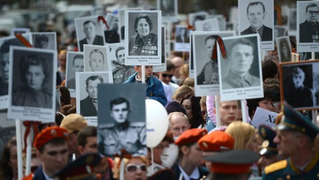 Акция Бессмертный полк прошла в Новосибирске