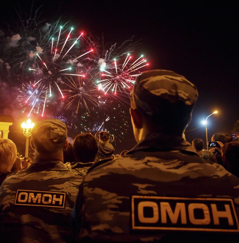 Праздничный салют в честь Дня Победы в Волгограде