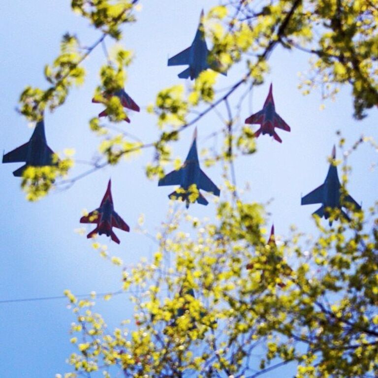 Истребители над Москвой во время Парада Победа на Красной площади