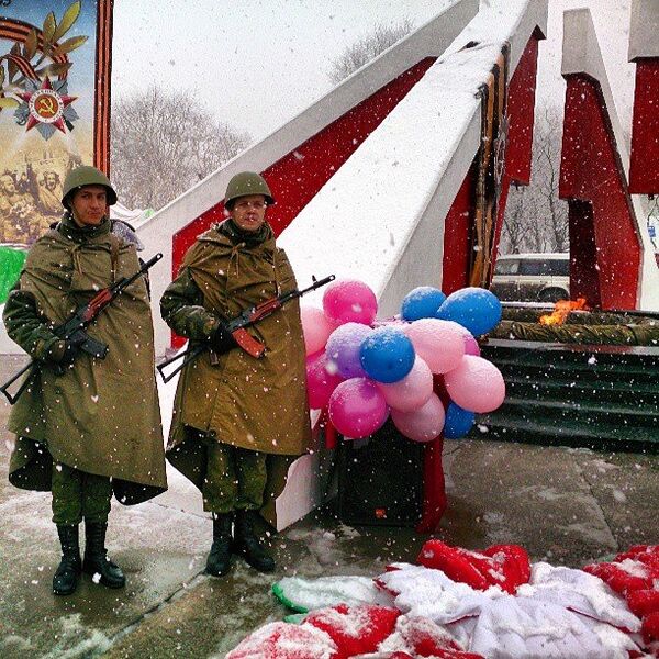 Военнослужащие на праздновании Дня Победы на Камчатке