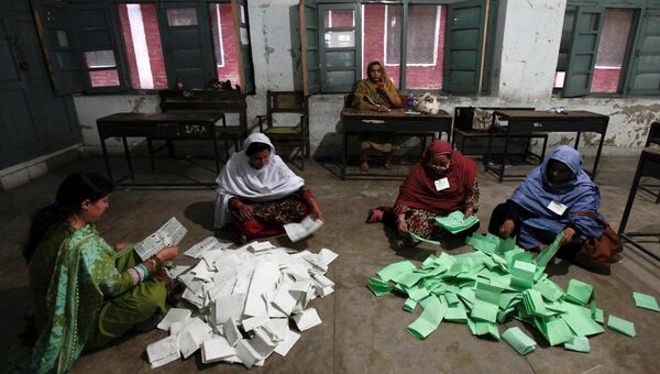 Подсчет голосов на парламентских выборах в Пакистане