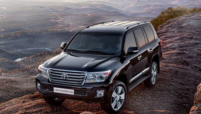 Автомобиль Toyota Land Cruiser 200