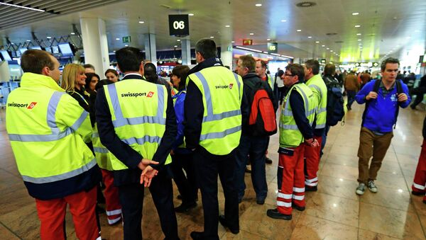 Бессрочную забастовку проводят грузчики компании Swissport в аэропорту Брюсселя