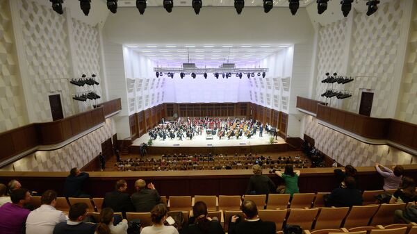 Зрители в зале Государственного концертного зала имени А.М. Каца Новосибирской филармонии
