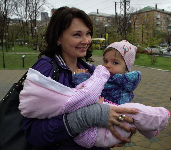 Мамы Владивостока провели Слингошествие во Владивостоке