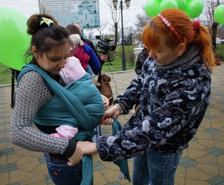 Мамы Владивостока провели Слингошествие