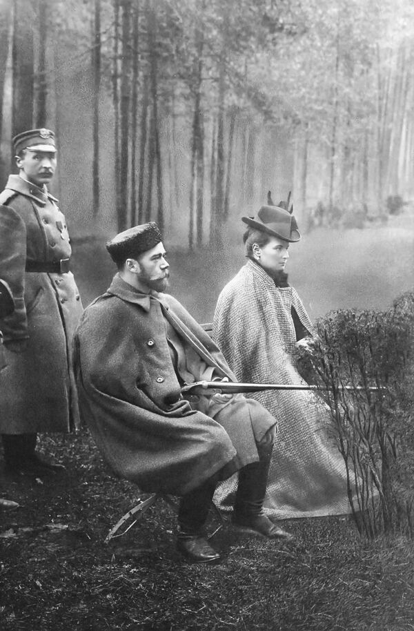Репродукция фотографии Император Николай II и императрица Александра Федоровна на охоте