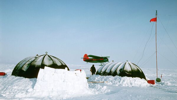 База заправки самолетов на Северном полюсе, архивное фото