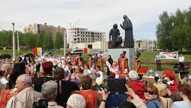 Памятник царю Михаилу Романову в Костроме