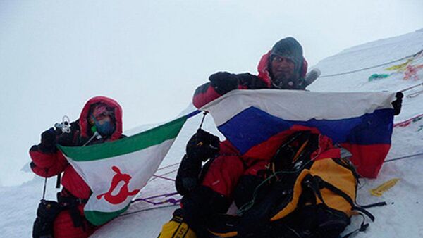 Лейла Албогачиева, первая в истории Ингушетии женщина-альпинист, на Эвересте. Архивное фото