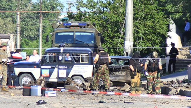 Взрывы у здания управления службы судебных приставов в Махачкале