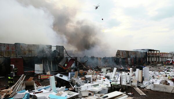 Пожар на строительном рынке Мельница на юго-западе Москвы