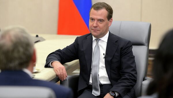 Д. Медведев дал интервью газете Комсомольская правда
