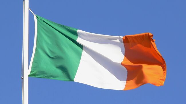 Флаг Ирландии. Архивное фото.
