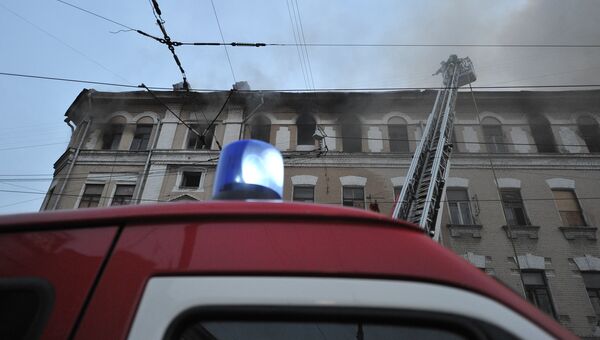 Тушение пожара в Москве. Архивное фото
